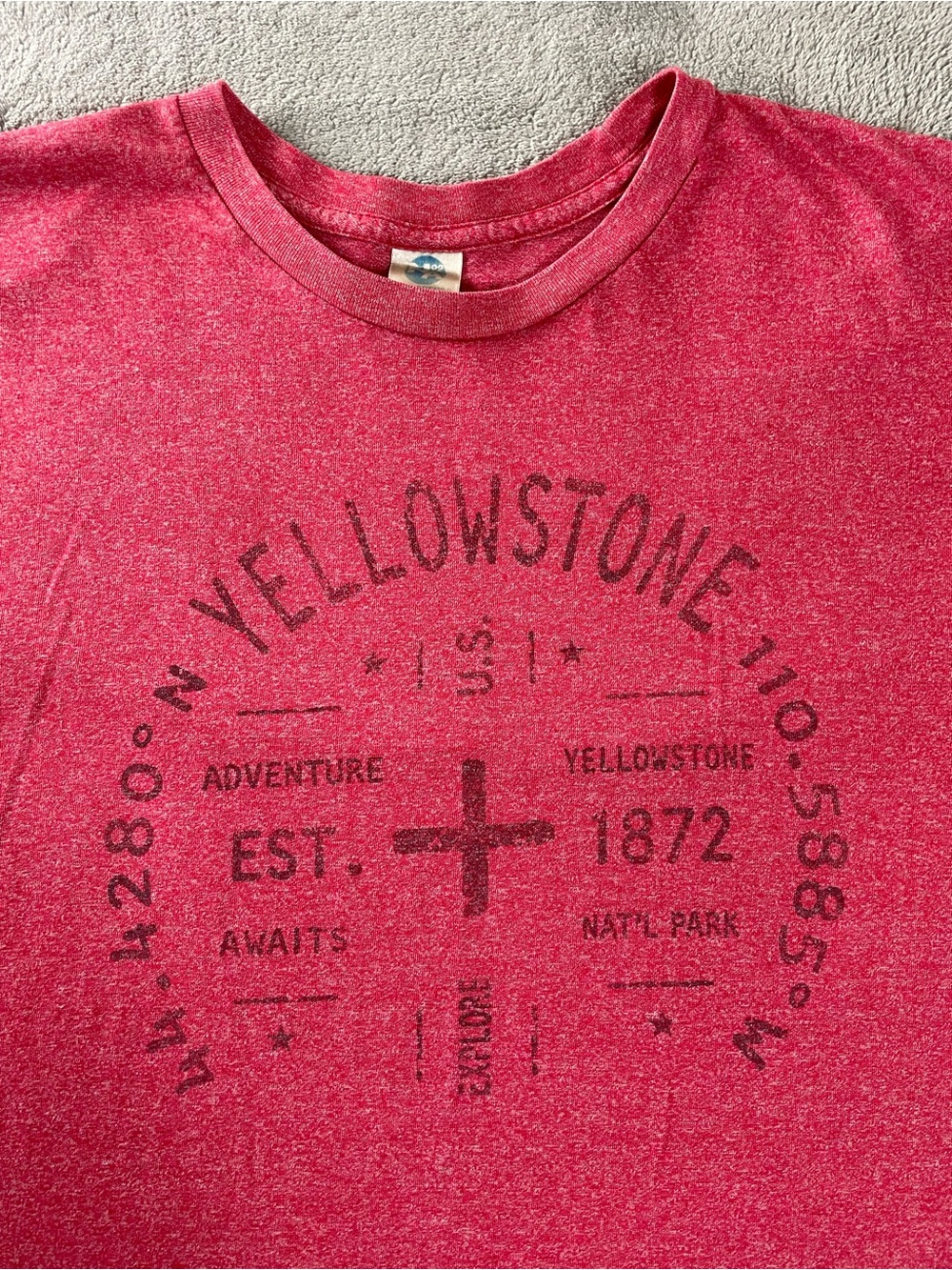 Yellowstone T Shirt National Park Brick Red Mens Large Short Sleeve Comfortable